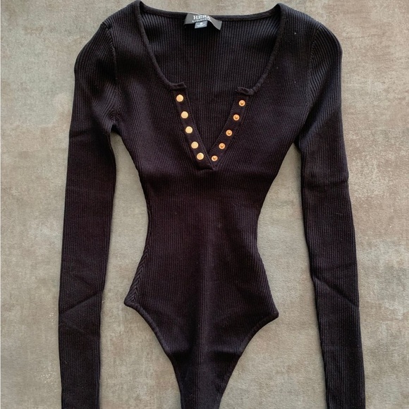 Woman's body suit - Picture 3 of 6